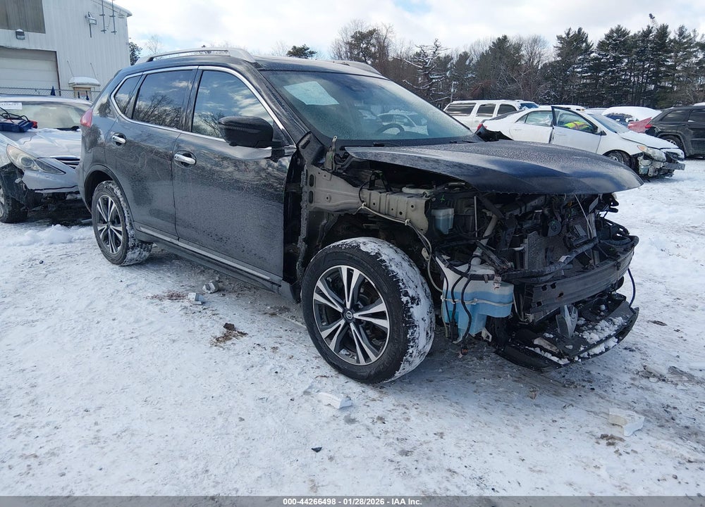 2017 NISSAN ROGUE SL VIN: 5N1AT2MV6HC843655