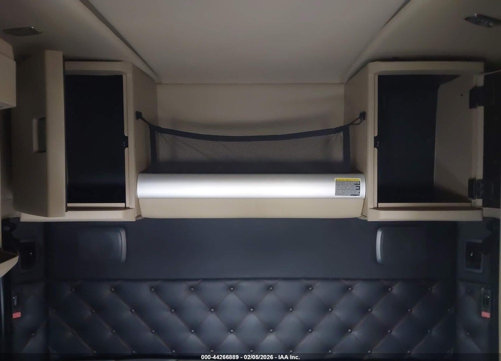2024 KENWORTH T680 VIN: 1XKYD49X2RJ332631