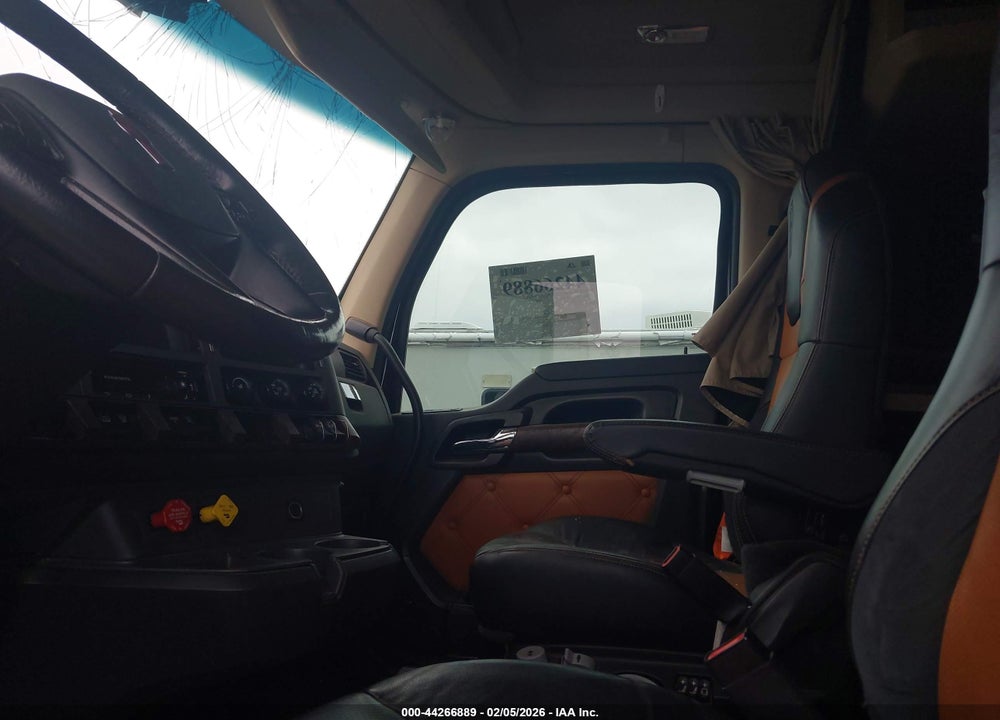 2024 KENWORTH T680 VIN: 1XKYD49X2RJ332631