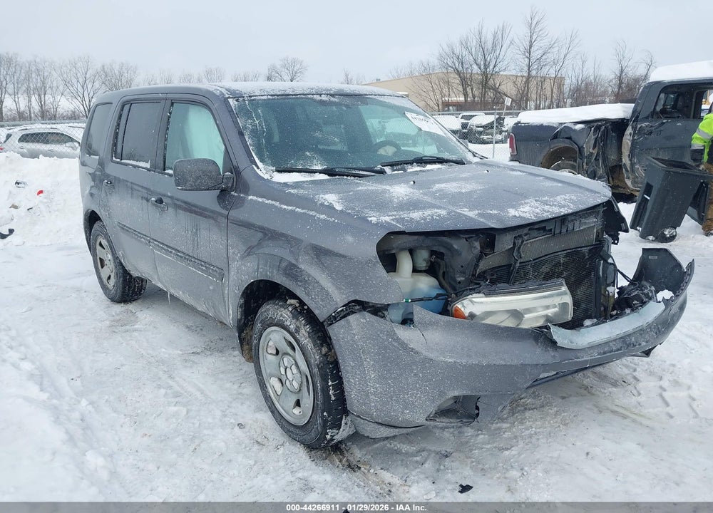 2015 HONDA PILOT LX VIN: 5FNYF4H27FB067686