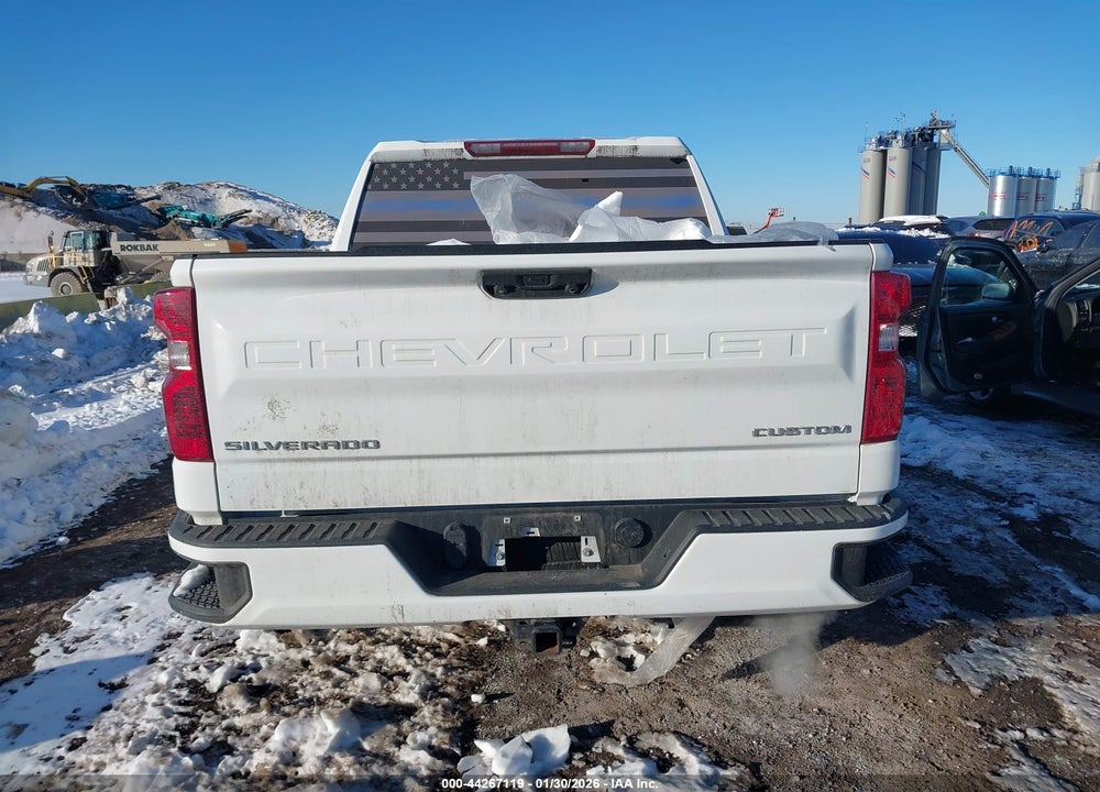2022 CHEVROLET SILVERADO 1500 4WD  SHORT BED CUSTOM VIN: 1GCPDBEK0NZ646084