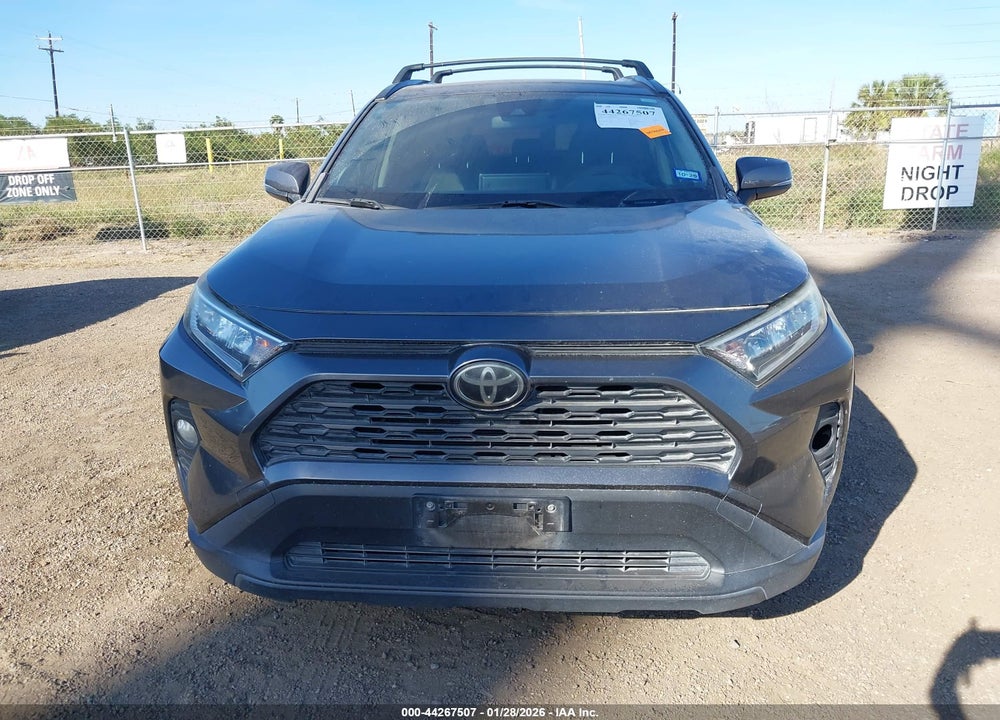 2019 TOYOTA RAV4 XLE PREMIUM VIN: JTMC1RFV0KD029575