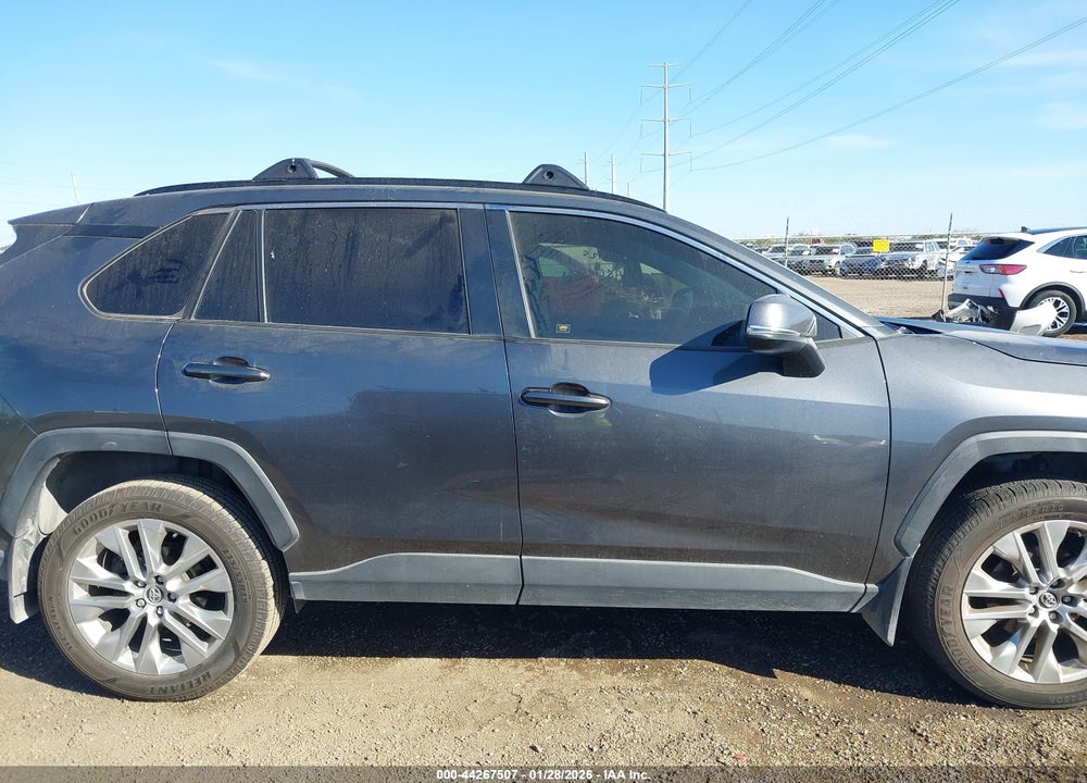 2019 TOYOTA RAV4 XLE PREMIUM VIN: JTMC1RFV0KD029575