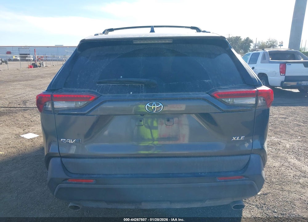 2019 TOYOTA RAV4 XLE PREMIUM VIN: JTMC1RFV0KD029575