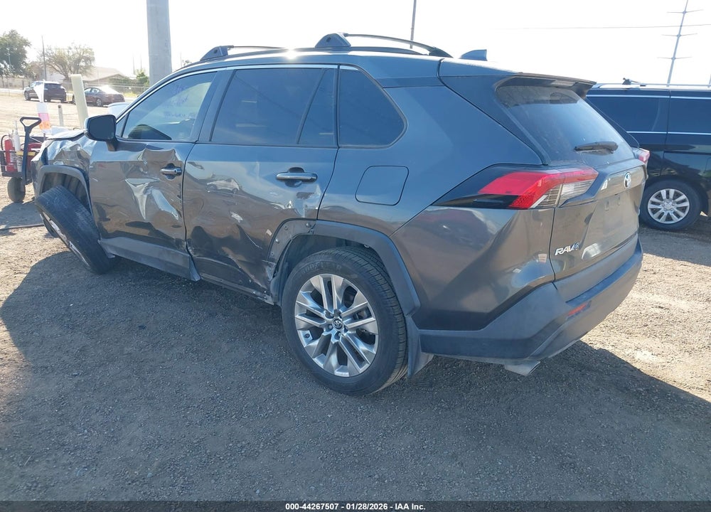 2019 TOYOTA RAV4 XLE PREMIUM VIN: JTMC1RFV0KD029575