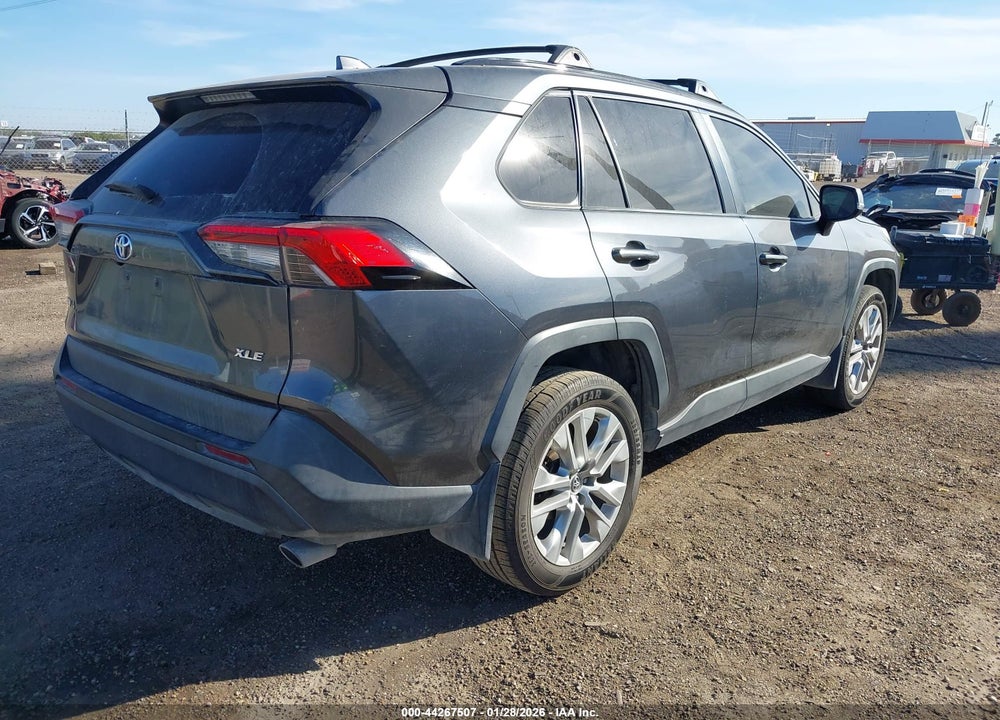 2019 TOYOTA RAV4 XLE PREMIUM VIN: JTMC1RFV0KD029575
