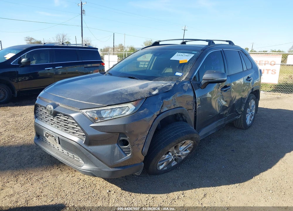 2019 TOYOTA RAV4 XLE PREMIUM VIN: JTMC1RFV0KD029575