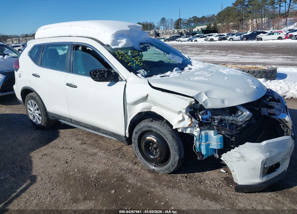 2018 NISSAN ROGUE S VIN: 5N1AT2MV1JC739614