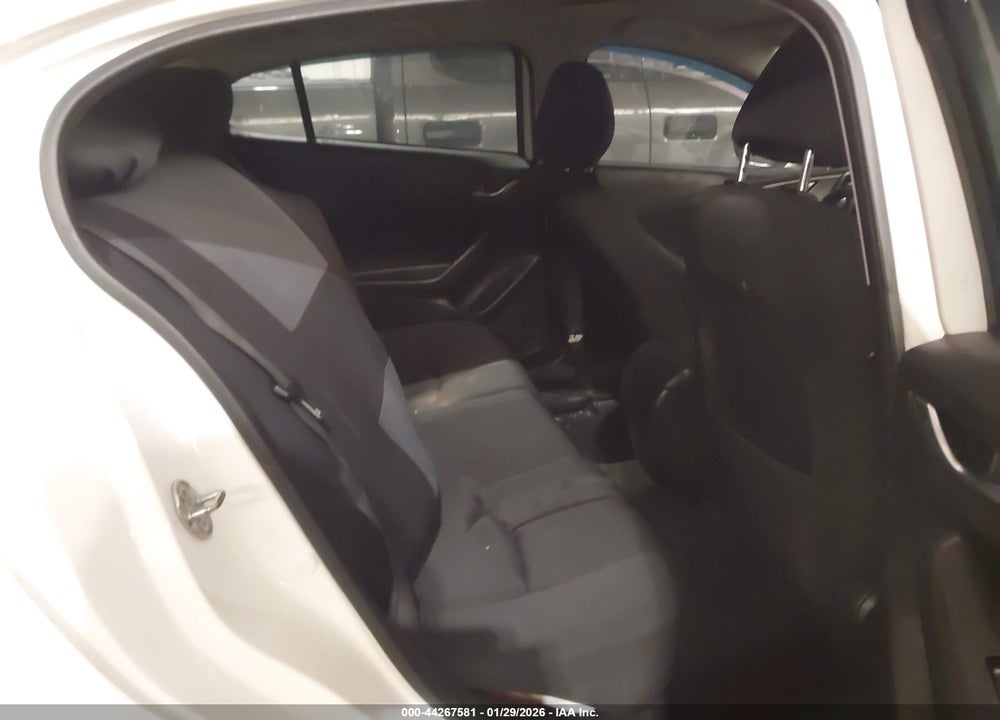 2018 MAZDA 3 SPORT VIN: 3MZBN1U78JM230873