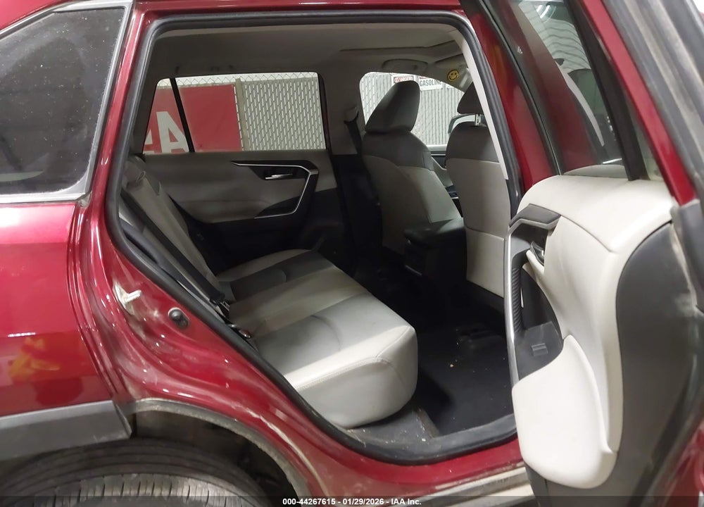 2020 TOYOTA RAV4 XLE PREMIUM VIN: 2T3A1RFV4LW114561