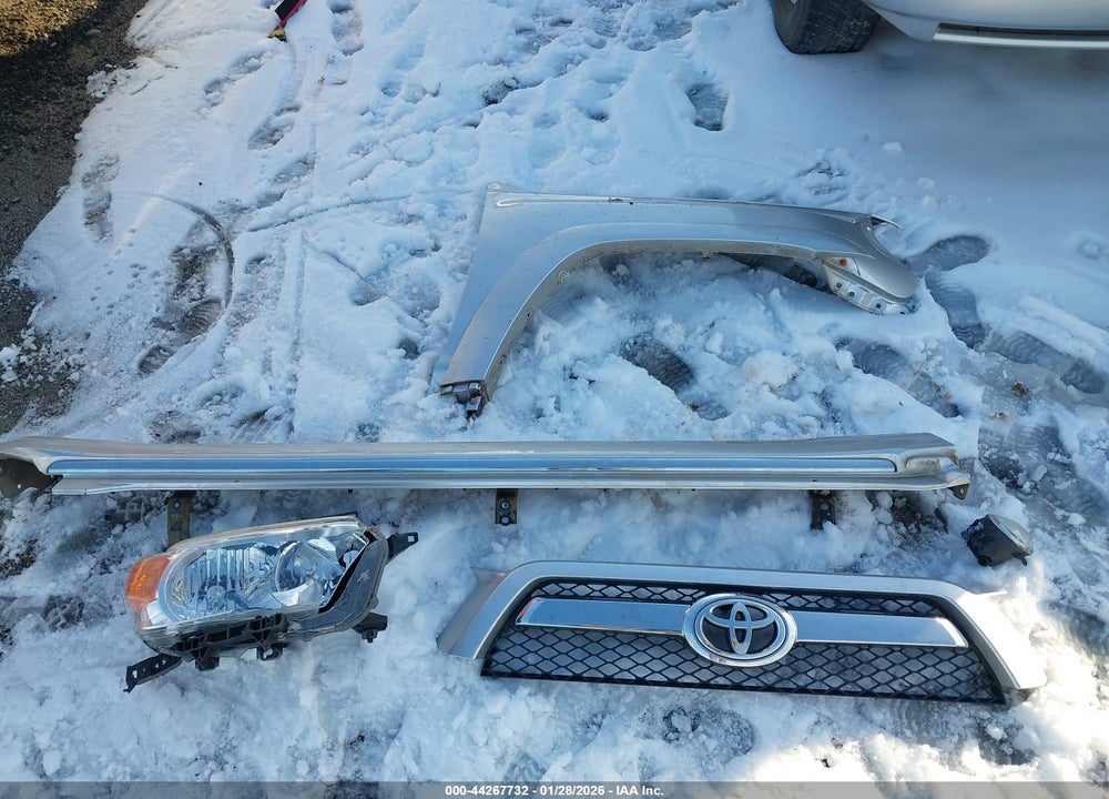 2011 TOYOTA 4RUNNER SR5 V6 VIN: JTEZU5JR7B5018924