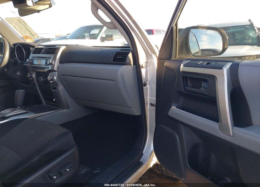 2011 TOYOTA 4RUNNER SR5 V6 VIN: JTEZU5JR7B5018924
