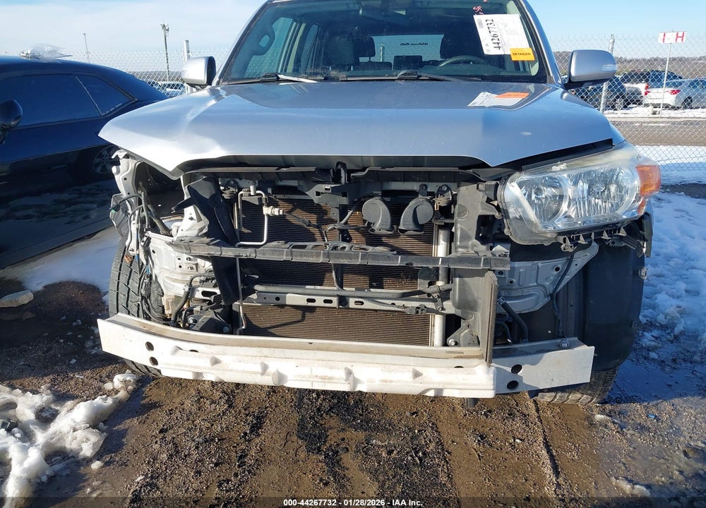 2011 TOYOTA 4RUNNER SR5 V6 VIN: JTEZU5JR7B5018924
