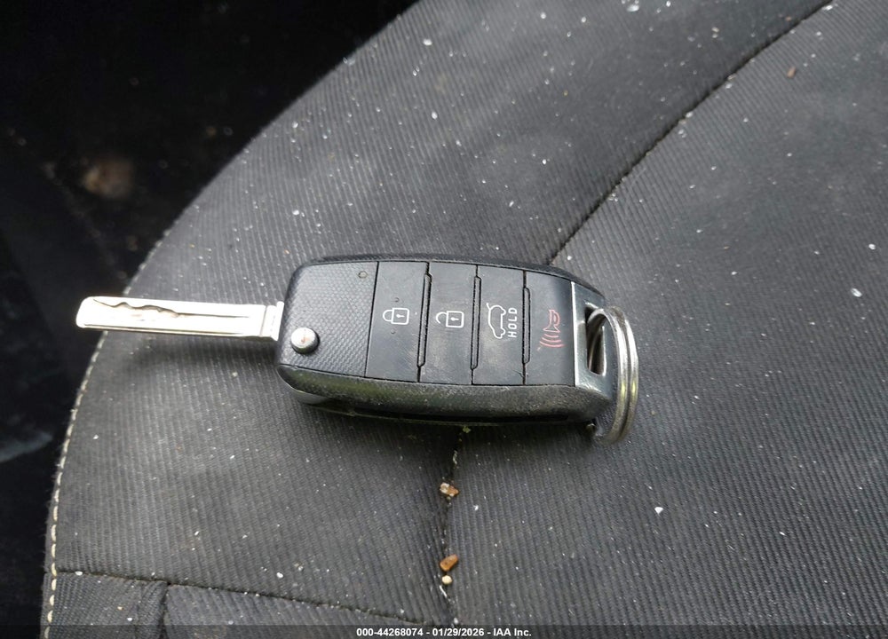 2016 KIA SOUL + VIN: KNDJP3A50G7862020