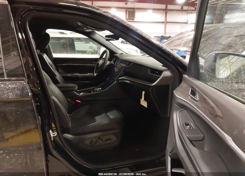 2025 JEEP GRAND CHEROKEE LIMITED 4X4 VIN: 1C4RJHBG6S8726415