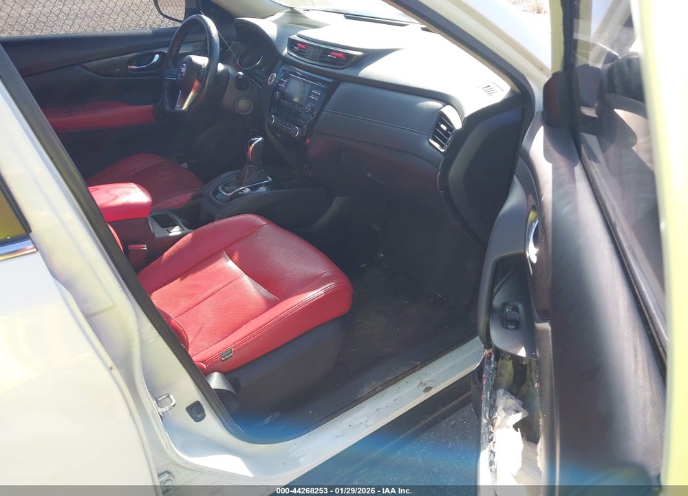 2017 NISSAN ROGUE SV VIN: JN8AT2MT5HW390439