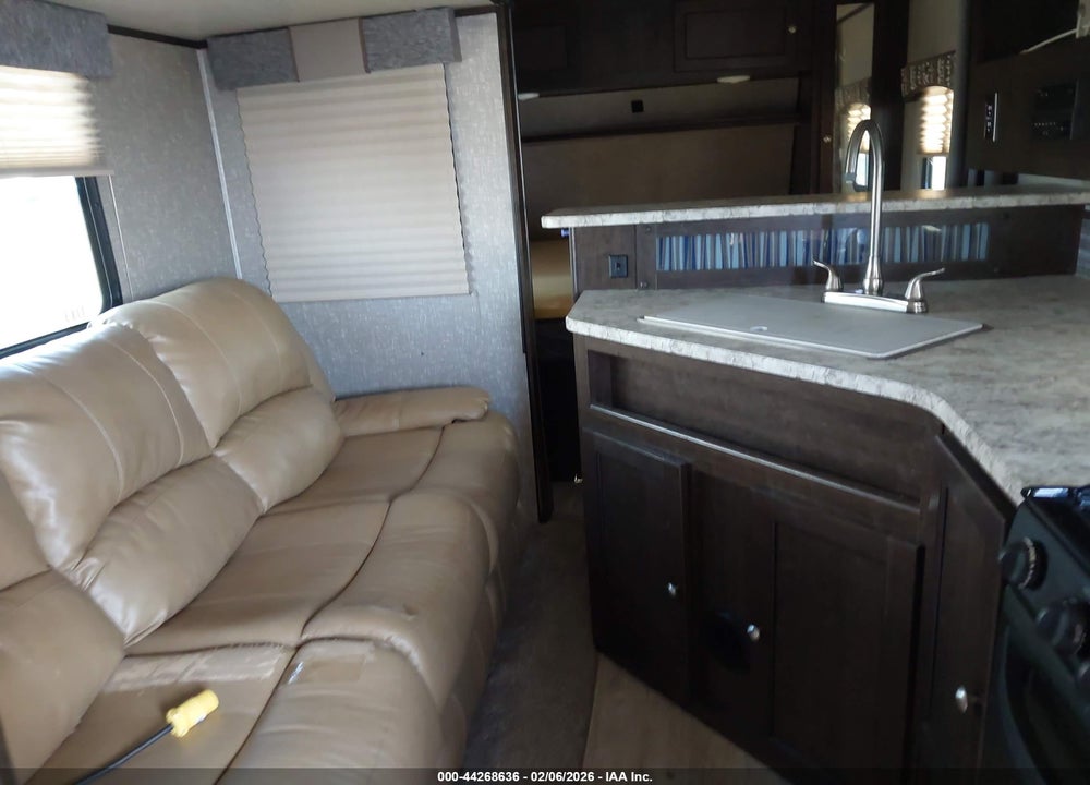 2018 HEARTLAND RV SHADOW CRUISER VIN: 5RXDB2521JN351650
