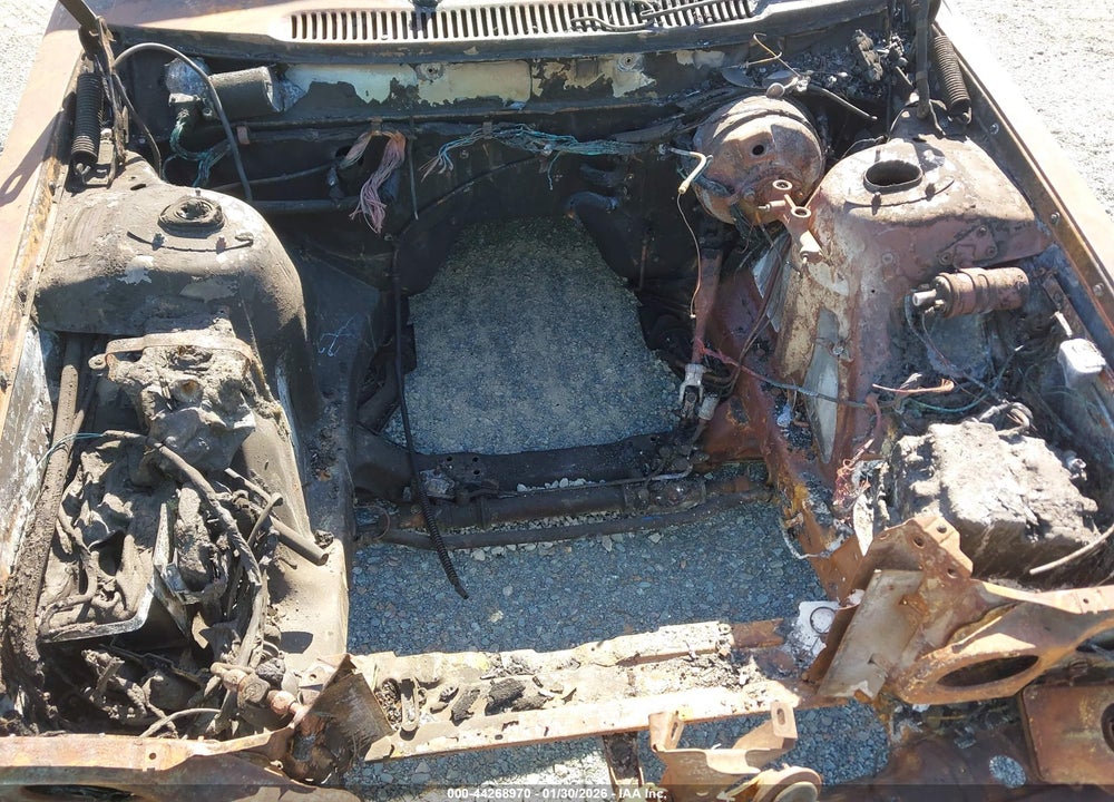 1984 VOLVO 245 DL/GL VIN: YV1AX8858E1518884