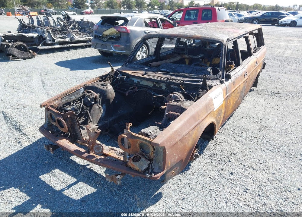 1984 VOLVO 245 DL/GL VIN: YV1AX8858E1518884
