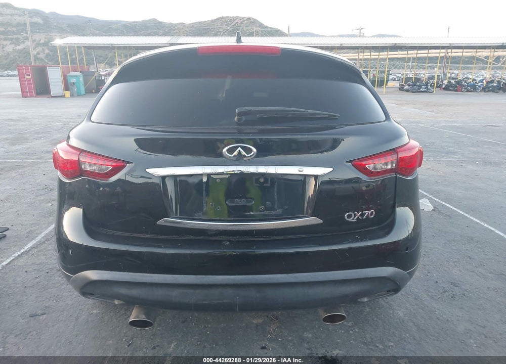 2016 INFINITI QX70 VIN: JN8CS1MU4GM670250