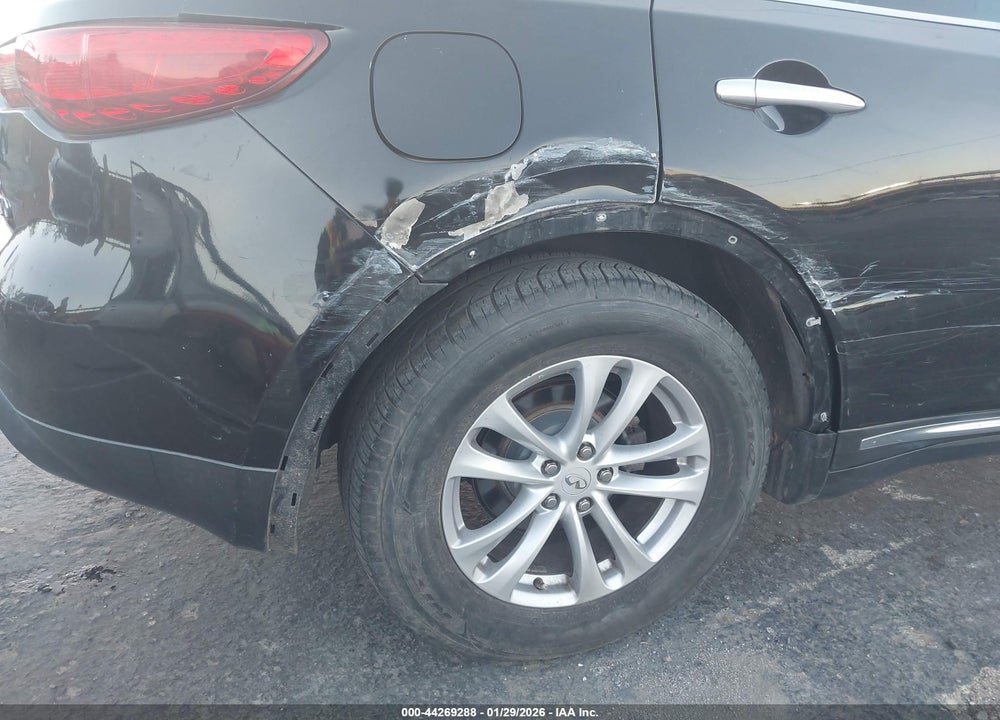 2016 INFINITI QX70 VIN: JN8CS1MU4GM670250