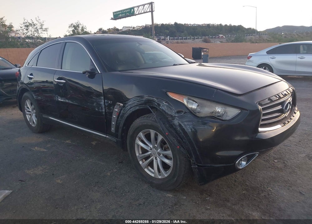 2016 INFINITI QX70 VIN: JN8CS1MU4GM670250