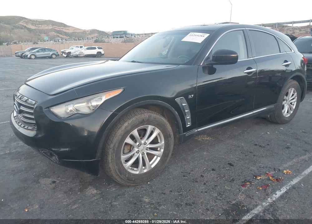 2016 INFINITI QX70 VIN: JN8CS1MU4GM670250