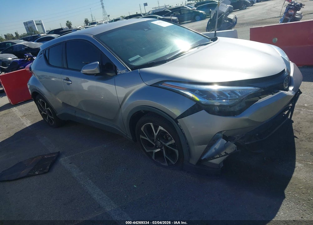 2020 TOYOTA C-HR XLE VIN: JTNKHMBX0L1075195