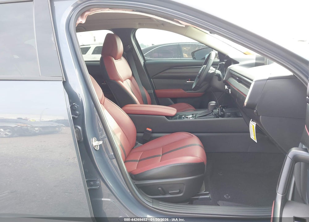 2025 MAZDA CX-50 HYBRID PREMIUM PLUS PACKAGE VIN: 7MMVAAEW3SN125568