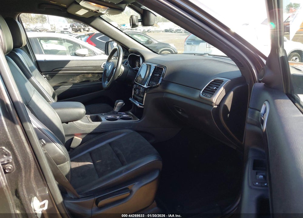 2019 JEEP GRAND CHEROKEE LAREDO E 4X2 VIN: 1C4RJEAGXKC789689