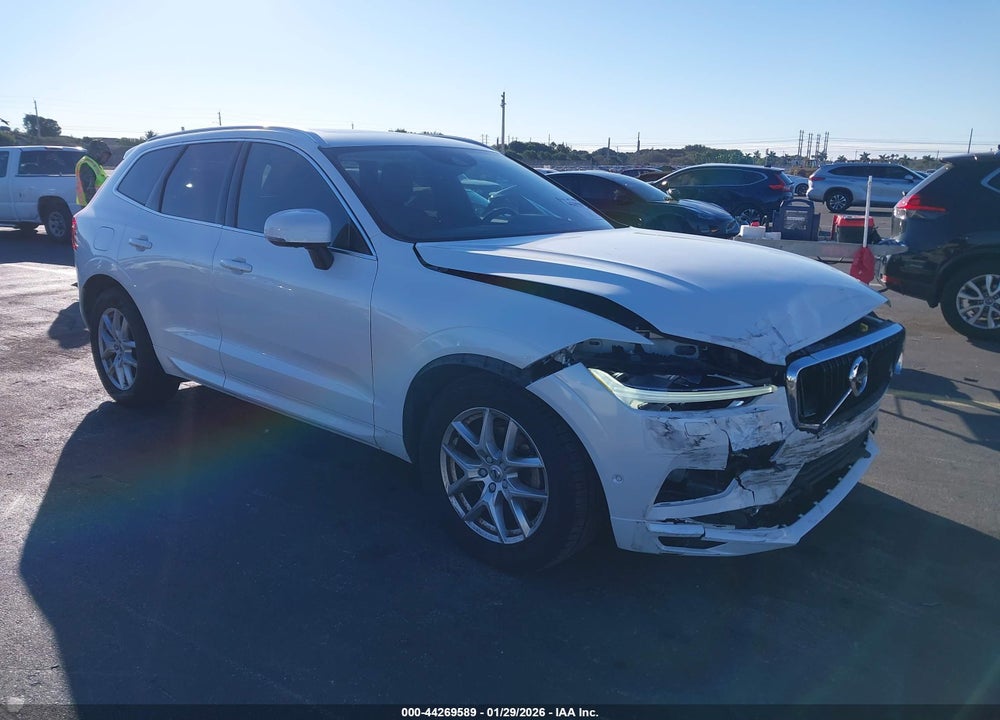 2019 VOLVO XC60 T5 MOMENTUM VIN: LYV102DK2KB201805