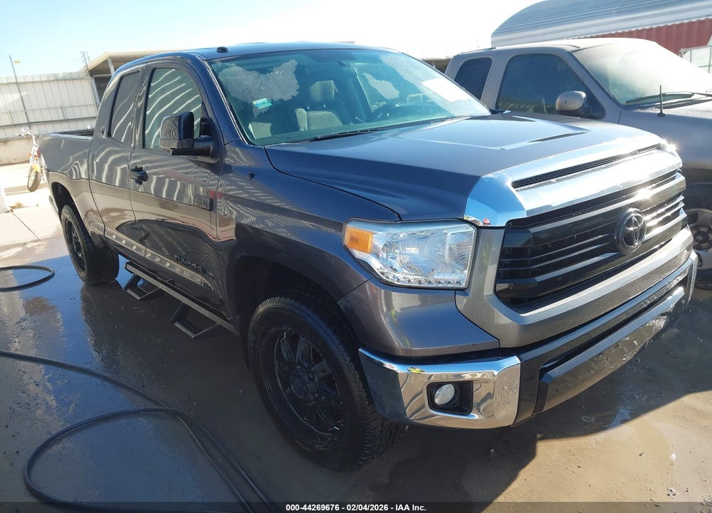 2016 TOYOTA TUNDRA SR5 5.7L V8 VIN: 5TFUW5F14GX526971