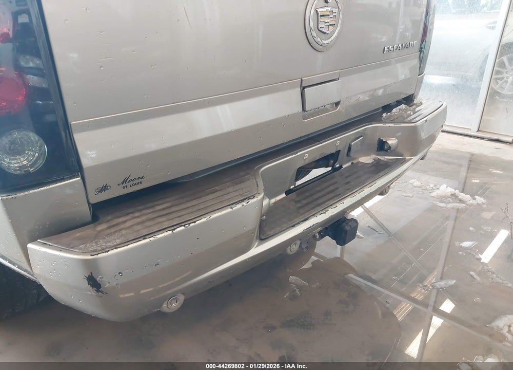 2002 CADILLAC ESCALADE STANDARD VIN: 1GYEK63N02R207720