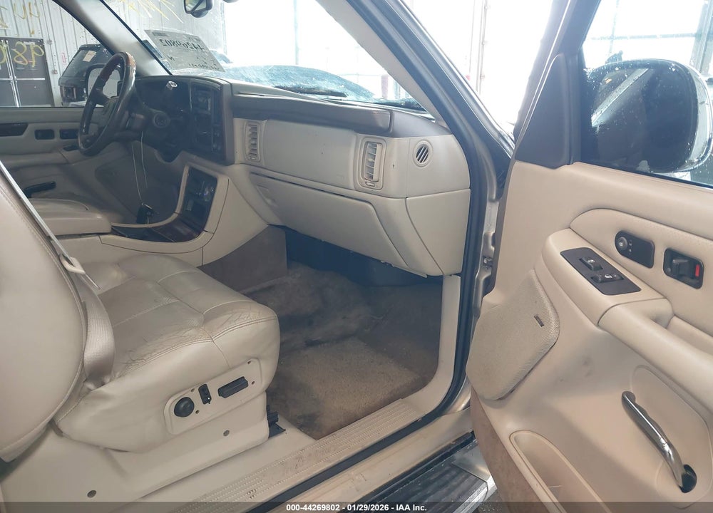 2002 CADILLAC ESCALADE STANDARD VIN: 1GYEK63N02R207720