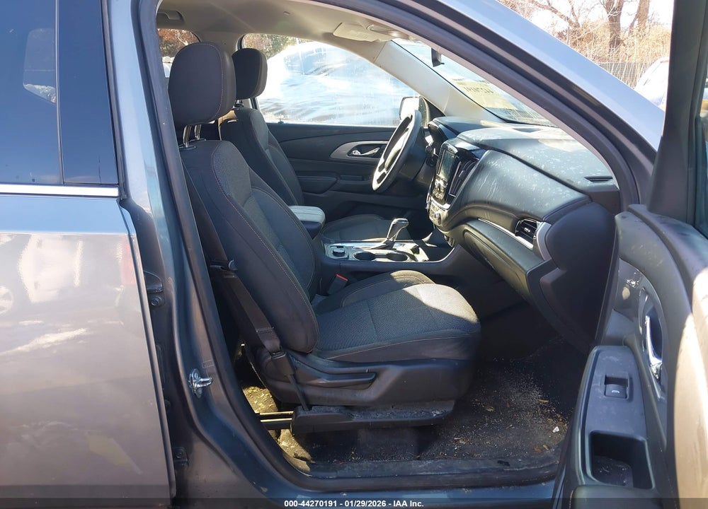 2018 CHEVROLET TRAVERSE LS VIN: 1GNERFKW5JJ112280