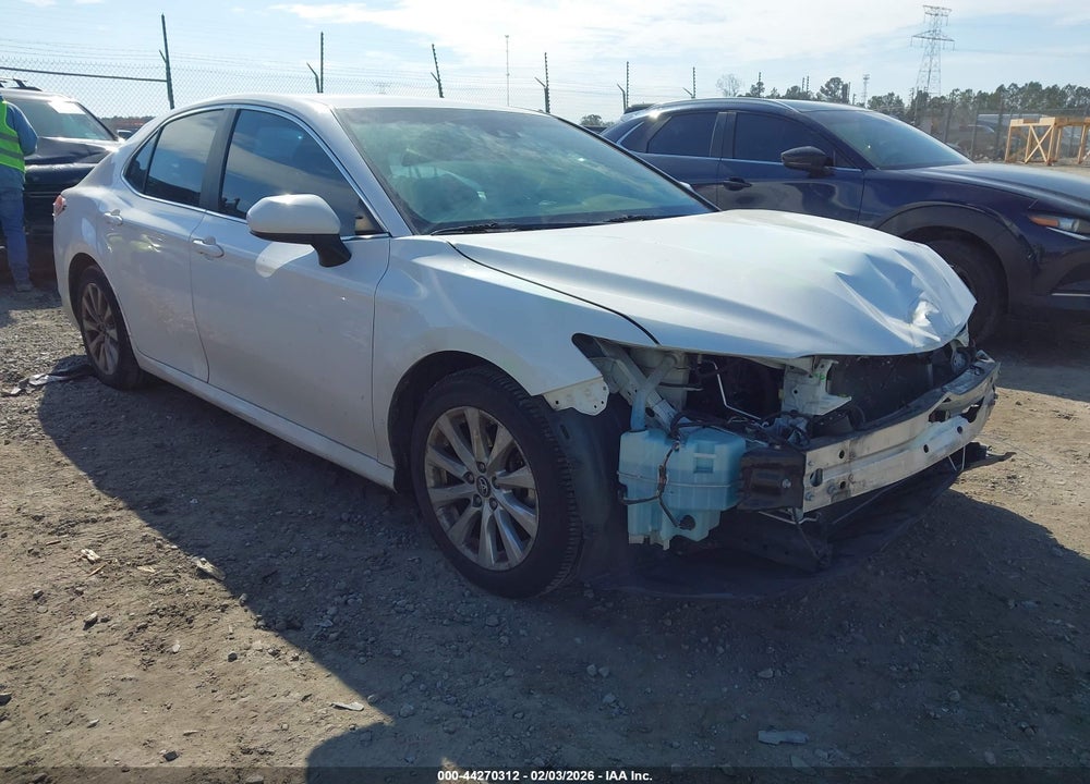 2018 TOYOTA CAMRY LE VIN: 4T1B11HK0JU540441