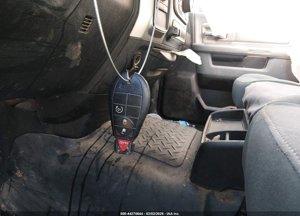 2018 RAM 2500 SLT  4X4 6'4 BOX VIN: 3C6UR5DL8JG275645