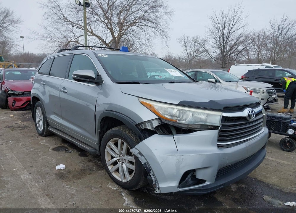 2015 TOYOTA HIGHLANDER LE V6 VIN: 5TDBKRFH0FS186519