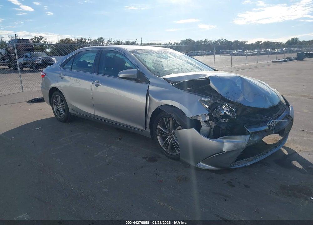 2015 TOYOTA CAMRY SE VIN: 4T1BF1FKXFU052027