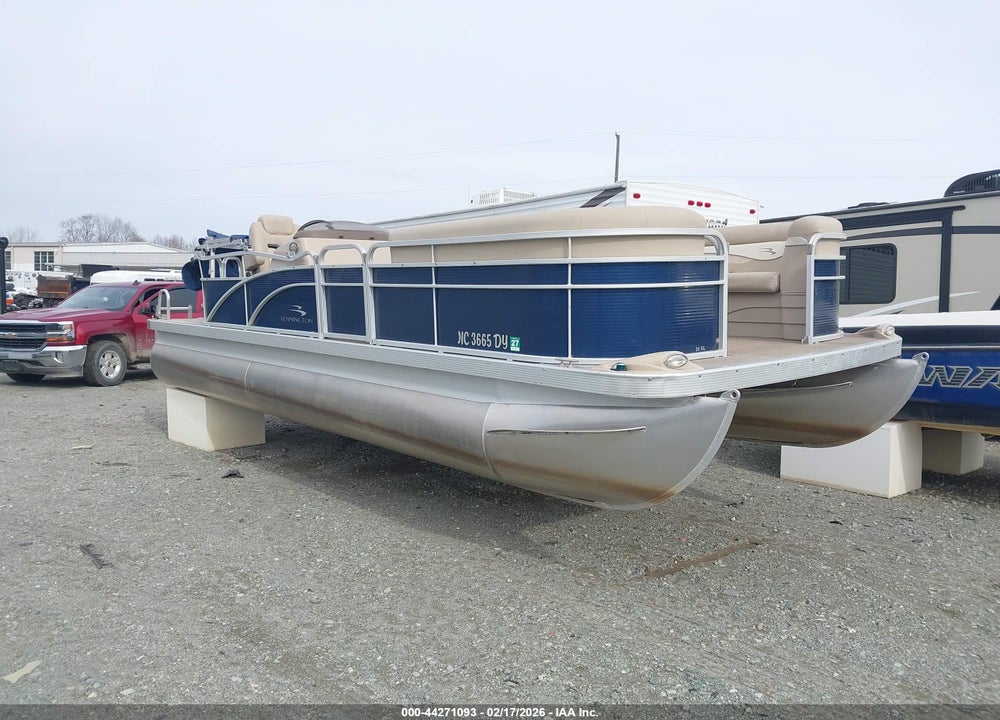 2013 BENNINGTON 24 SLX VIN: 00000ETW84419H213