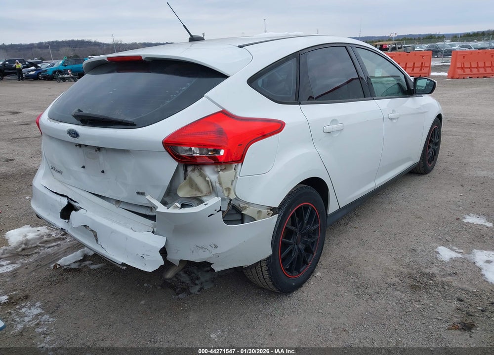 2017 FORD FOCUS SE VIN: 1FADP3K29HL346108