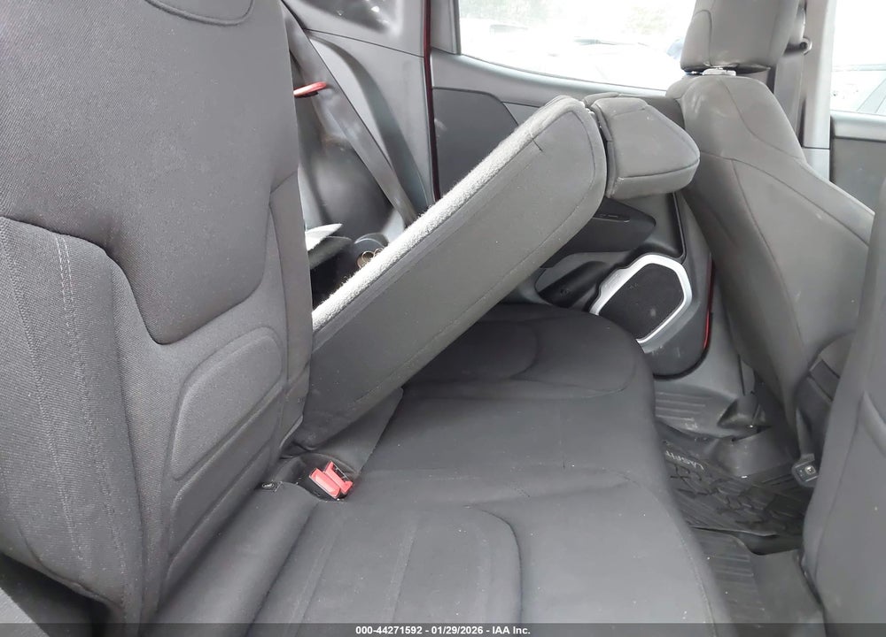 2018 JEEP RENEGADE LATITUDE FWD VIN: ZACCJABB8JPJ49375