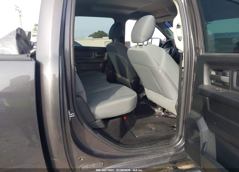 2017 RAM 1500 EXPRESS  4X2 5'7 BOX VIN: 1C6RR6KT4HS520426