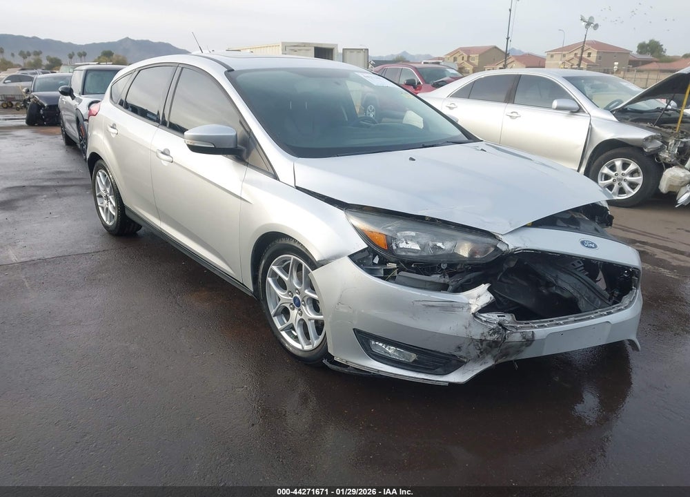 2015 FORD FOCUS SE VIN: 1FADP3K20FL318694