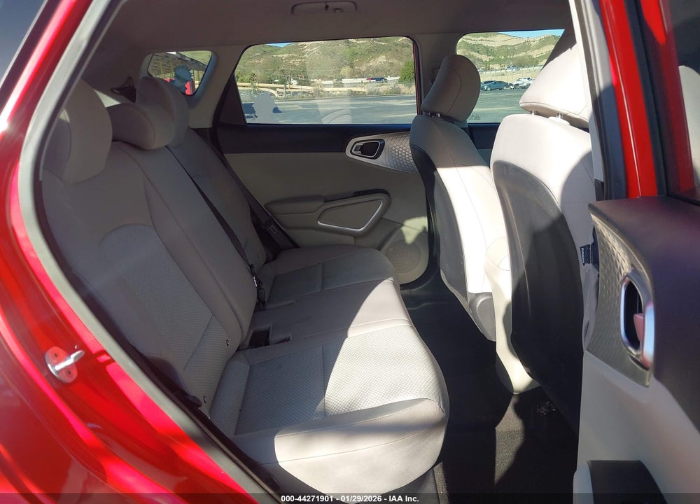 2020 KIA SOUL LX VIN: KNDJ23AU0L7010119
