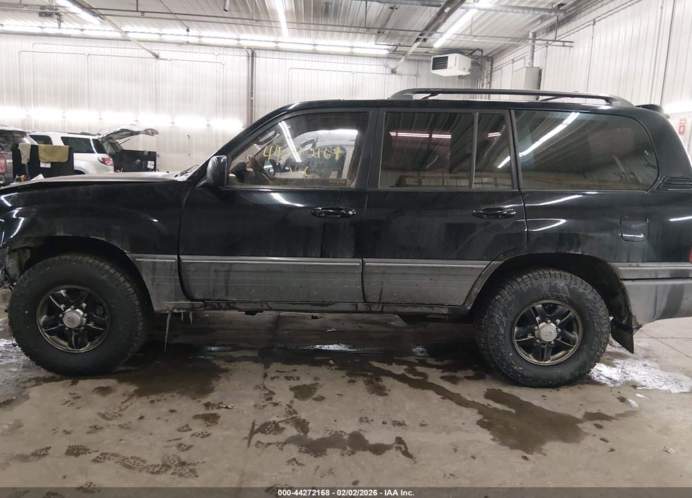 2002 LEXUS LX 470 VIN: JTJHT00WX23515388