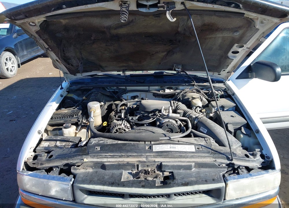 2000 CHEVROLET BLAZER LS VIN: 1GNDT13WXY2220915