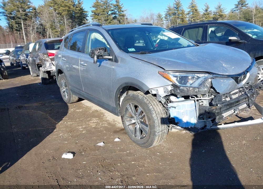 2018 TOYOTA RAV4 XLE VIN: JTMRFREV7JD252286