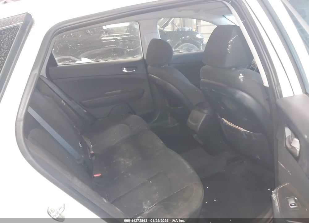 2018 KIA OPTIMA LX VIN: 5XXGT4L37JG201168