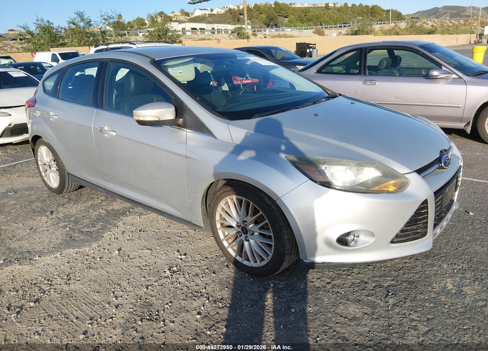 2014 FORD FOCUS TITANIUM VIN: 1FADP3N27EL139174